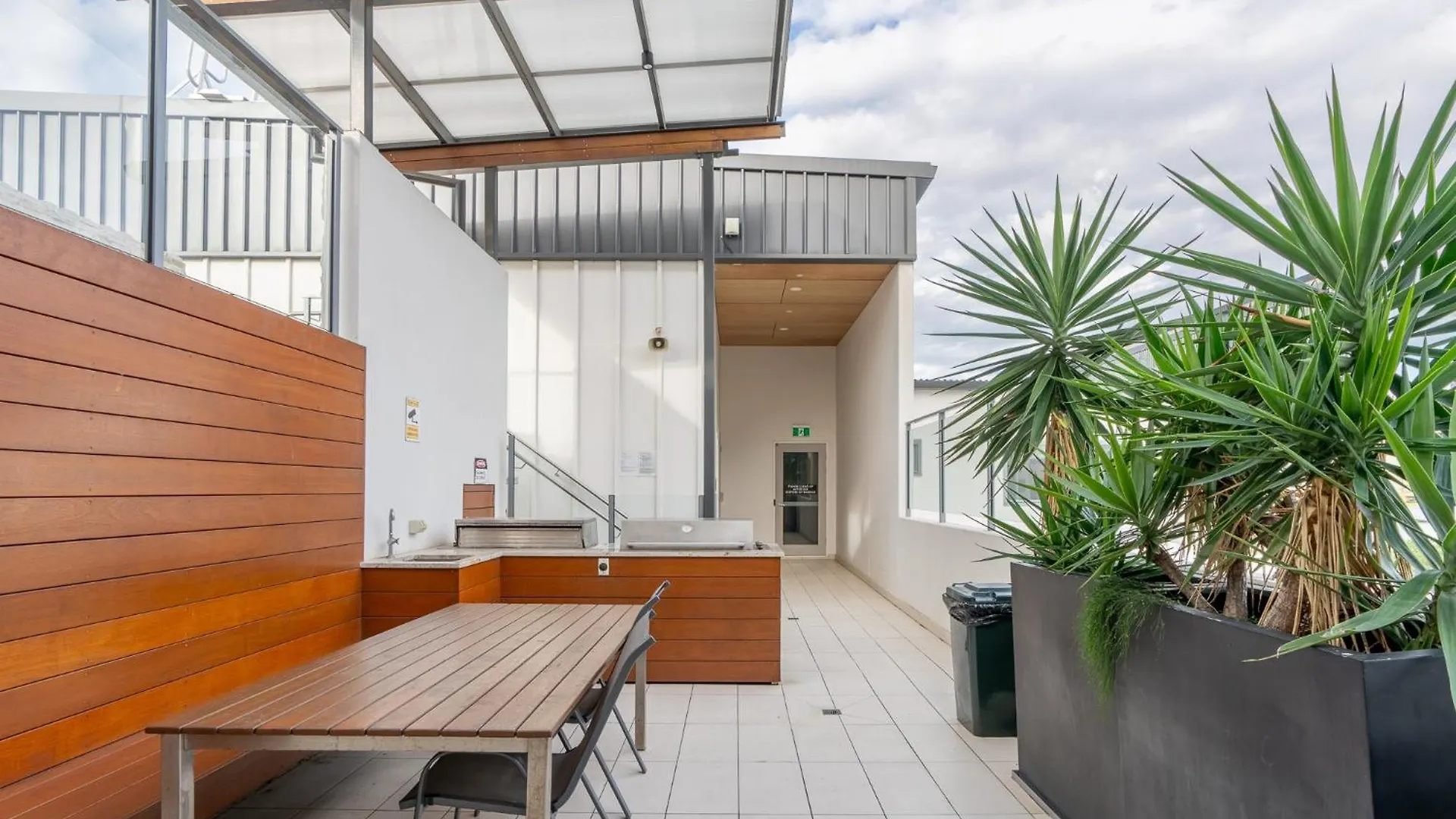 Best Location 2-Bed With Gym Pool 7-Min From Cbd Brisbane